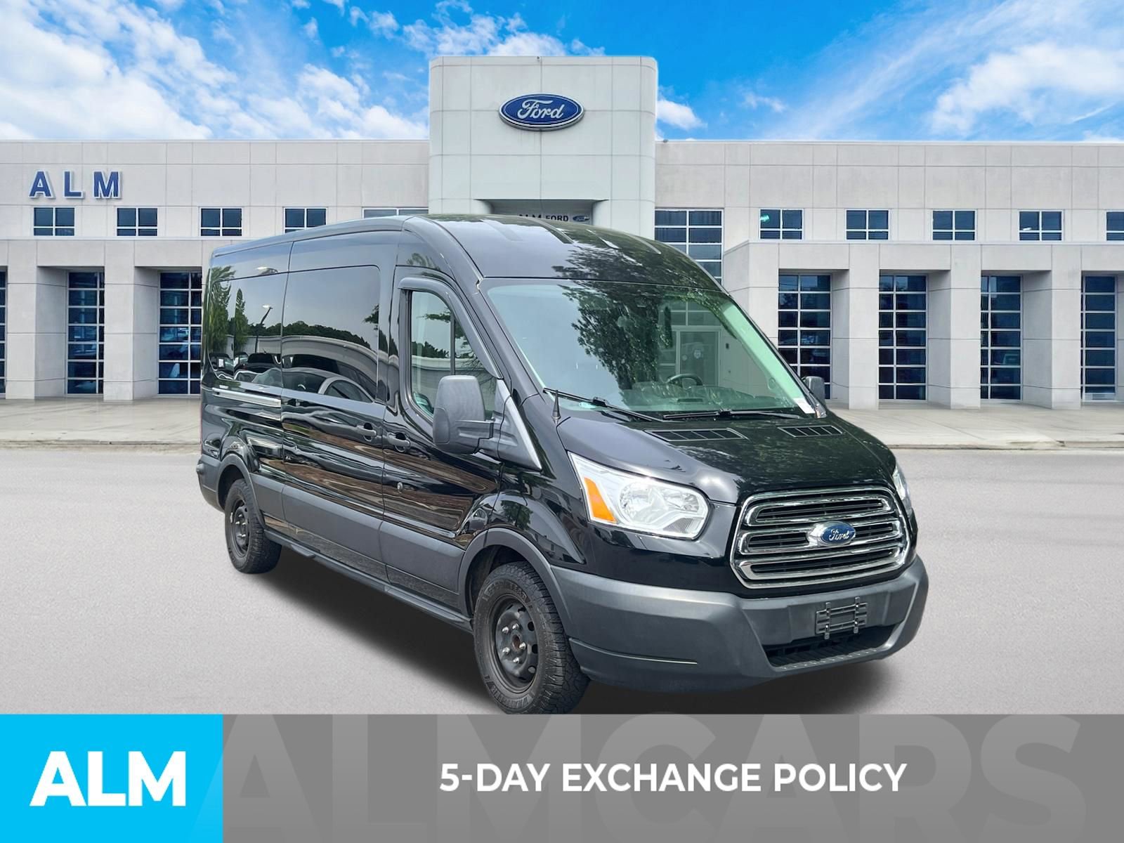 Used 2019 Ford Transit 350 XLT RWD image 3