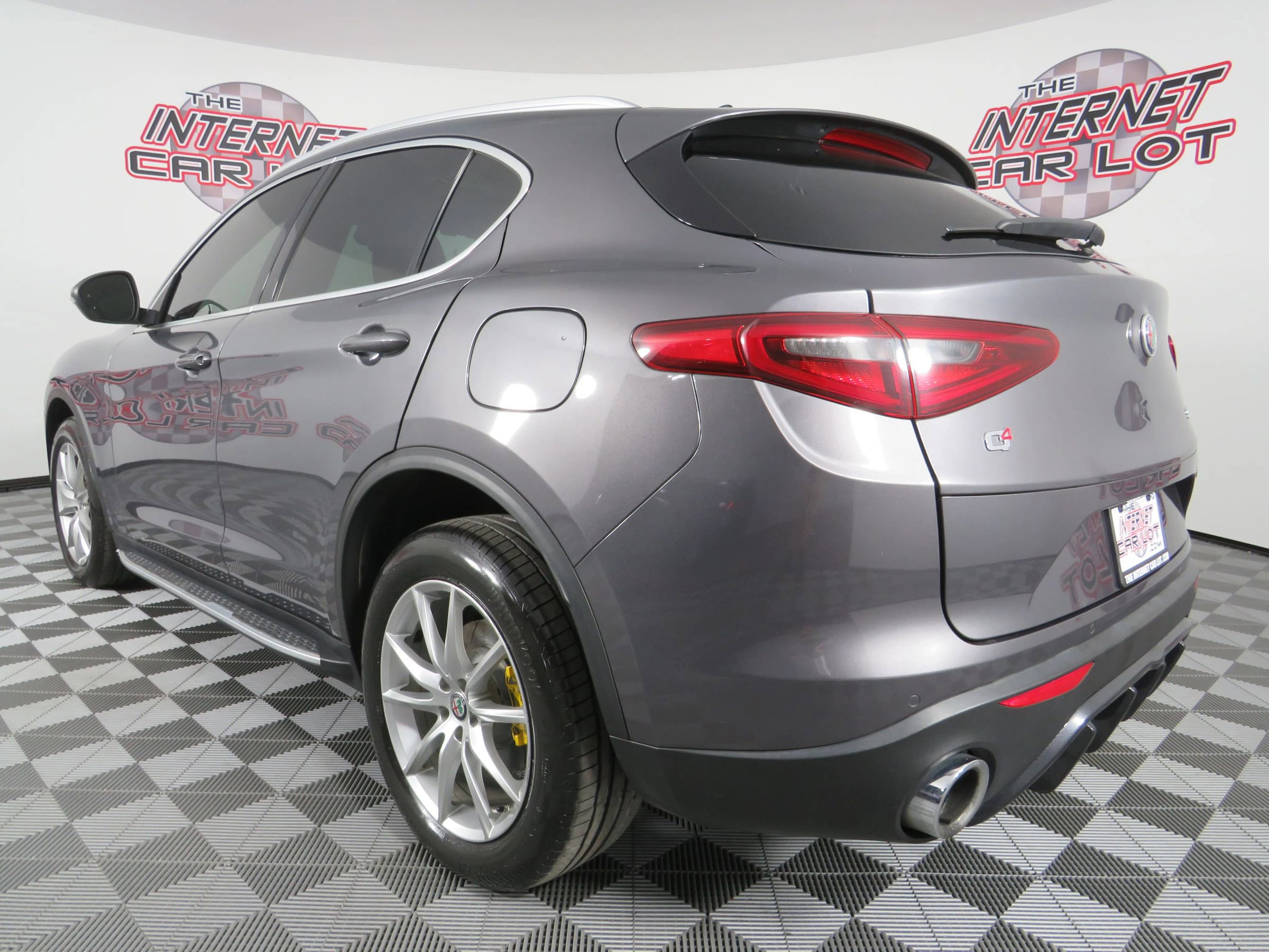 Used 2018 Alfa Romeo Stelvio Ti image 5