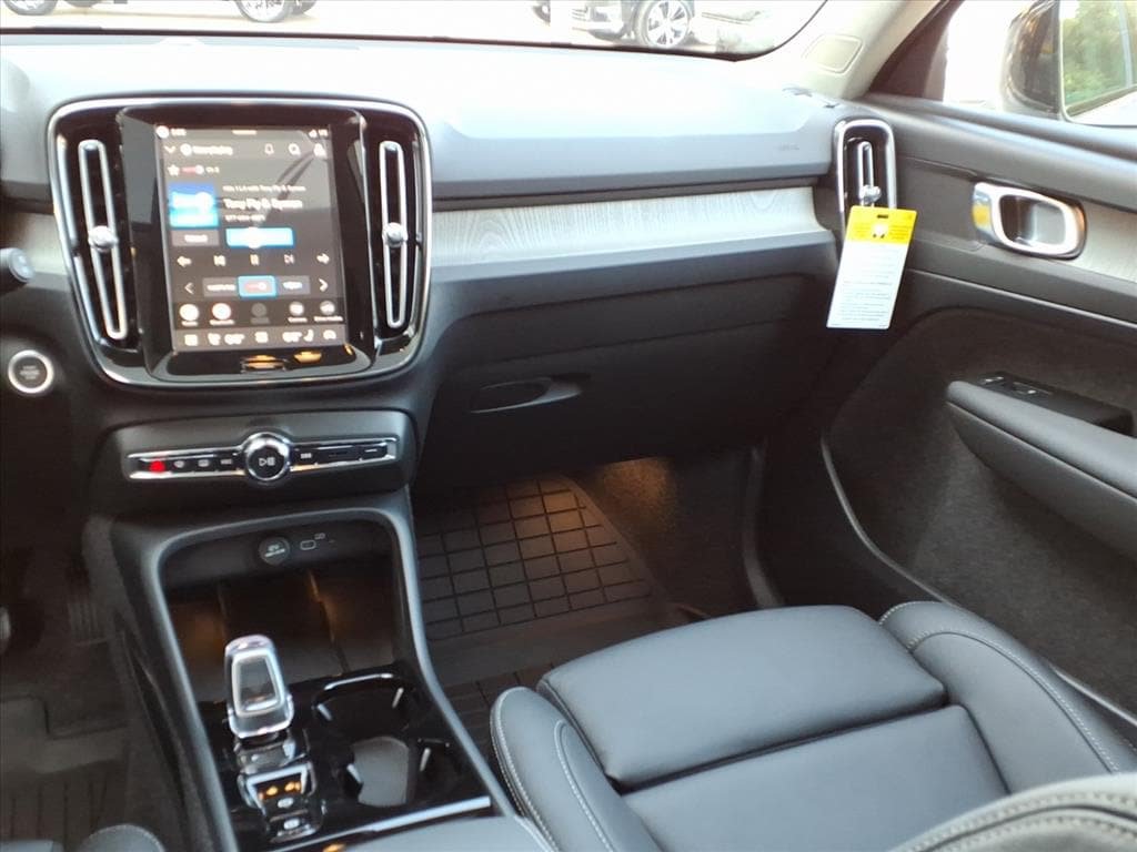 New 2026 Volvo XC40 B5 Plus w/ Protection Package Premier AWD/4WD image 10
