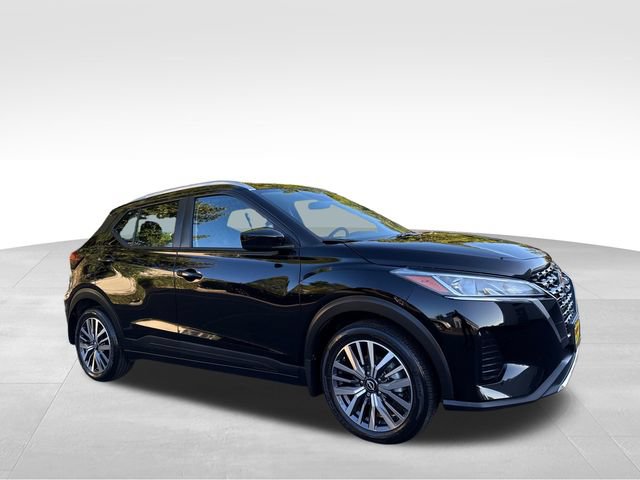 New 2023 Nissan Kicks SV