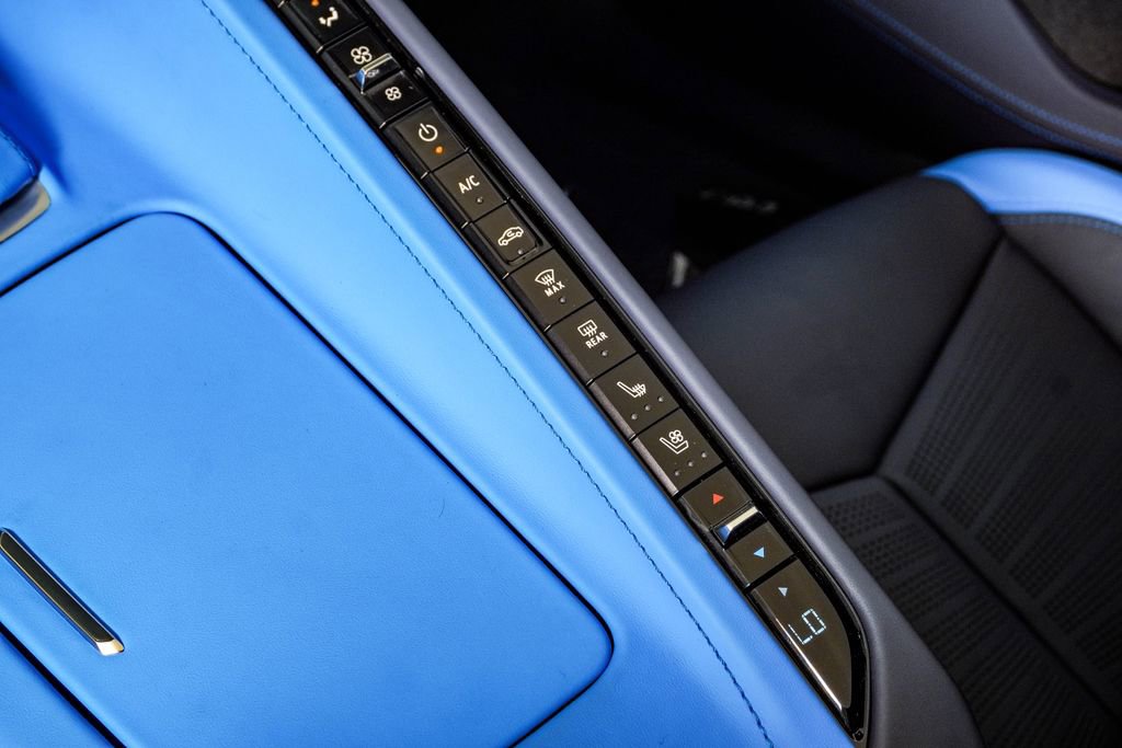 Used 2025 Chevrolet Corvette Stingray Premium Cpe w/ Z51 Performance Package RWD image 27