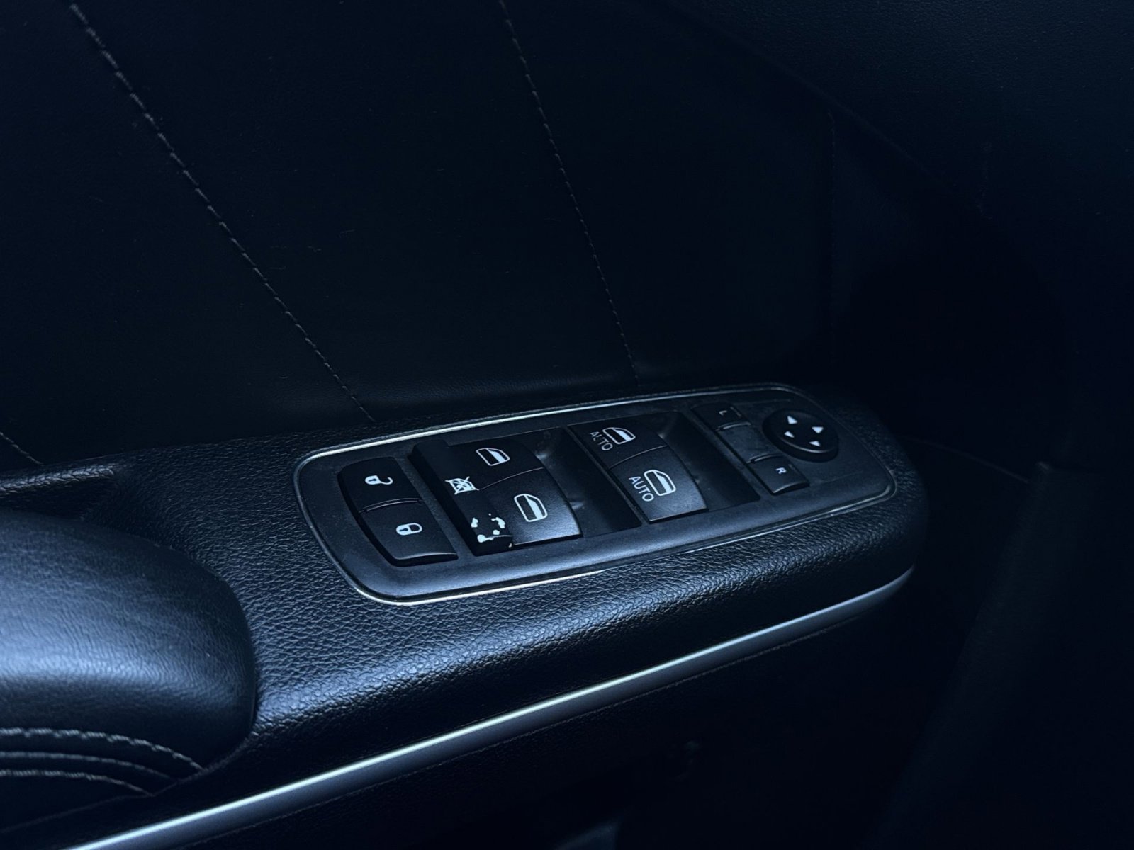 Used 2020 Dodge Charger R/T w/ Plus Group image 11