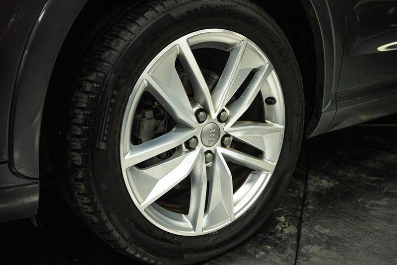 Used 2016 Audi Q3 2.0T Premium Plus w/ Technology Package AWD/4WD image 3