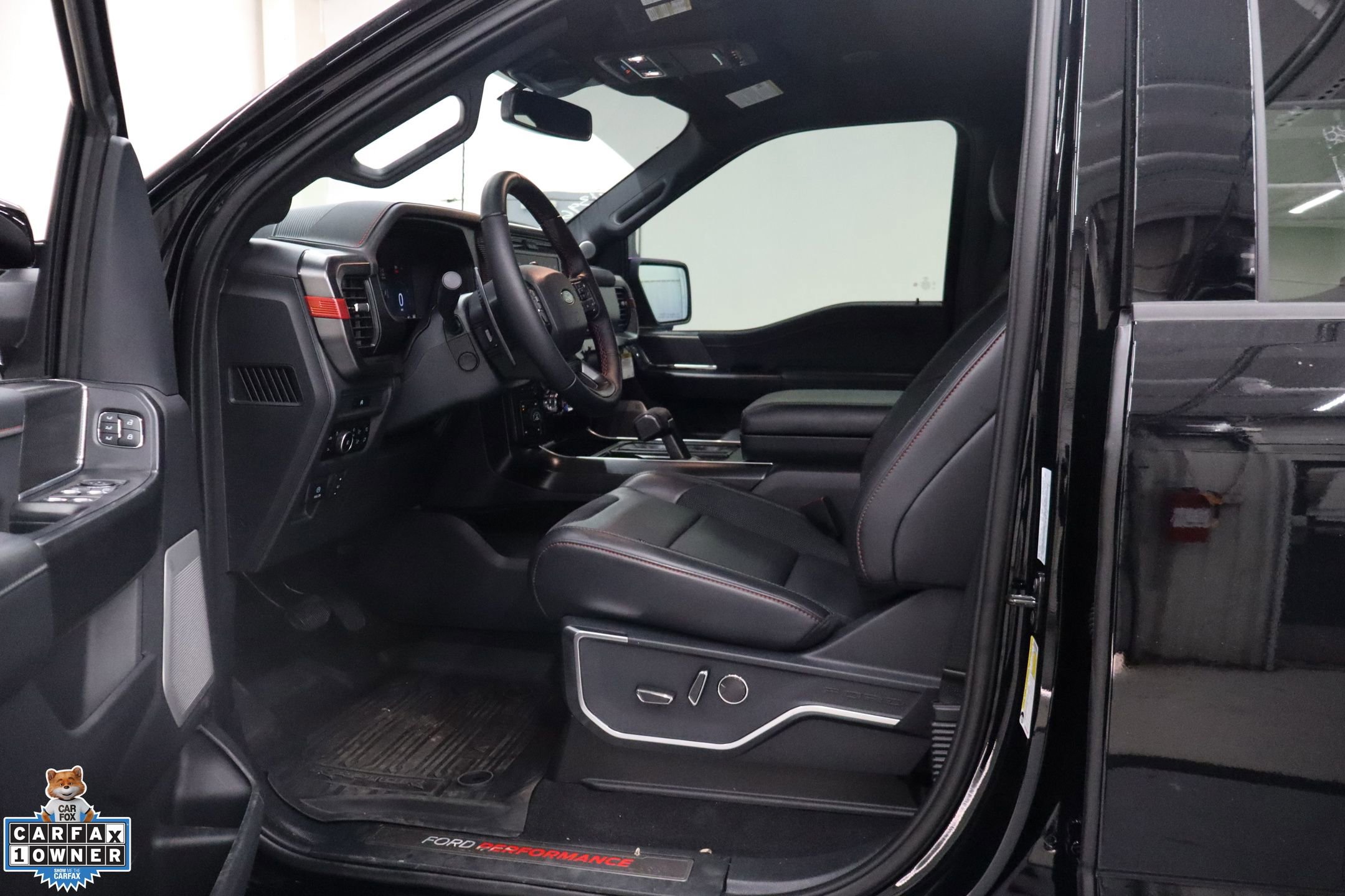 Used 2025 Ford F150 Raptor AWD/4WD image 25