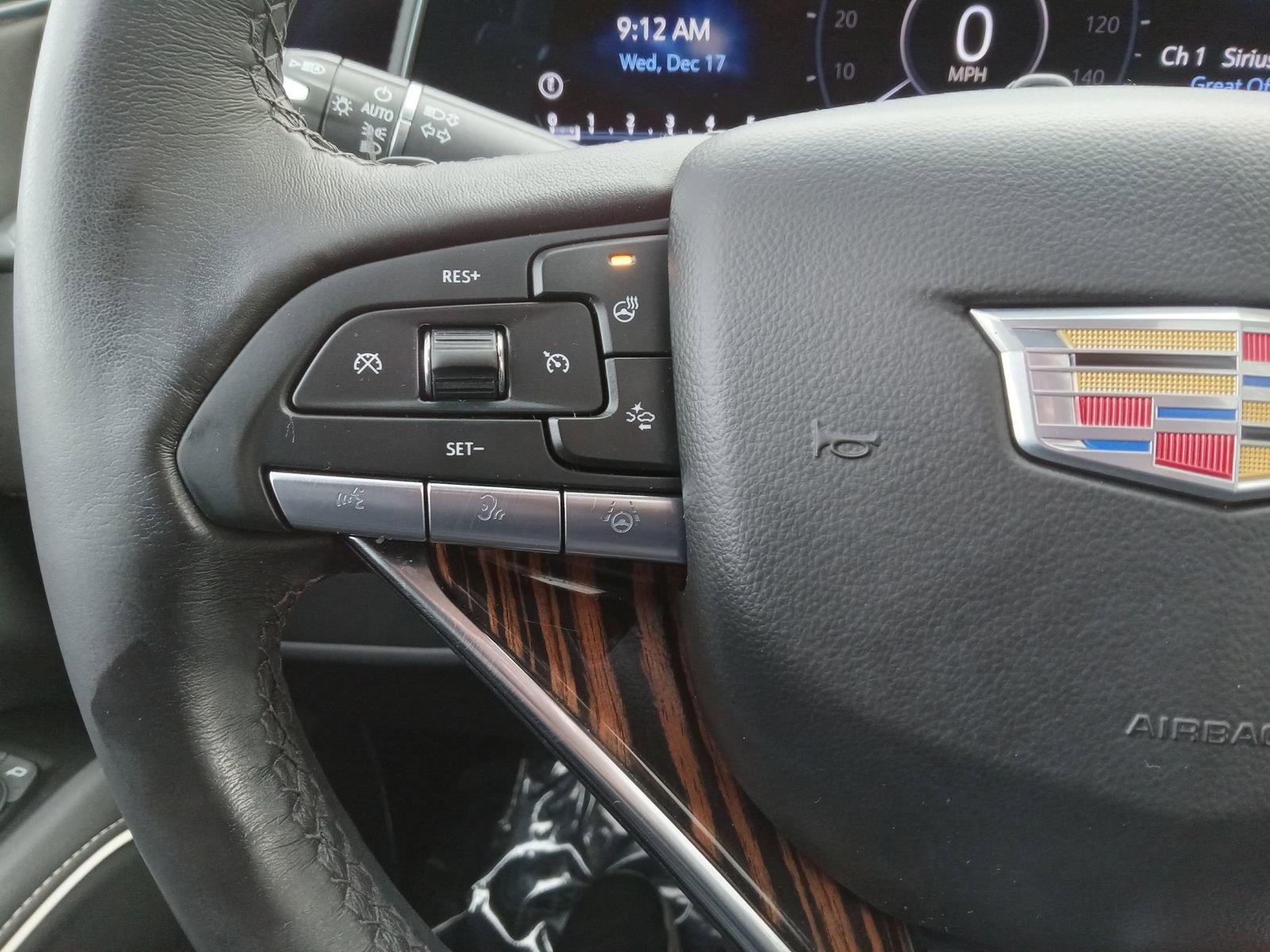 Certified 2024 Cadillac Escalade Premium Luxury image 21