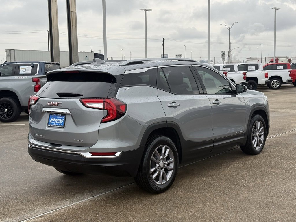 Used 2024 GMC Terrain SLT image 10