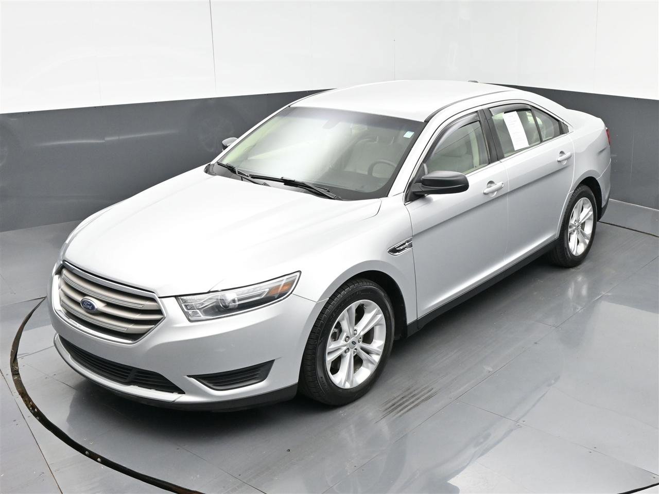 Used 2019 Ford Taurus SE FWD image 21