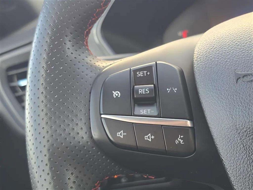 Used 2023 Ford Escape ST-Line image 17