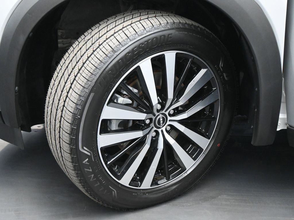 Used 2023 Nissan Pathfinder Platinum image 26