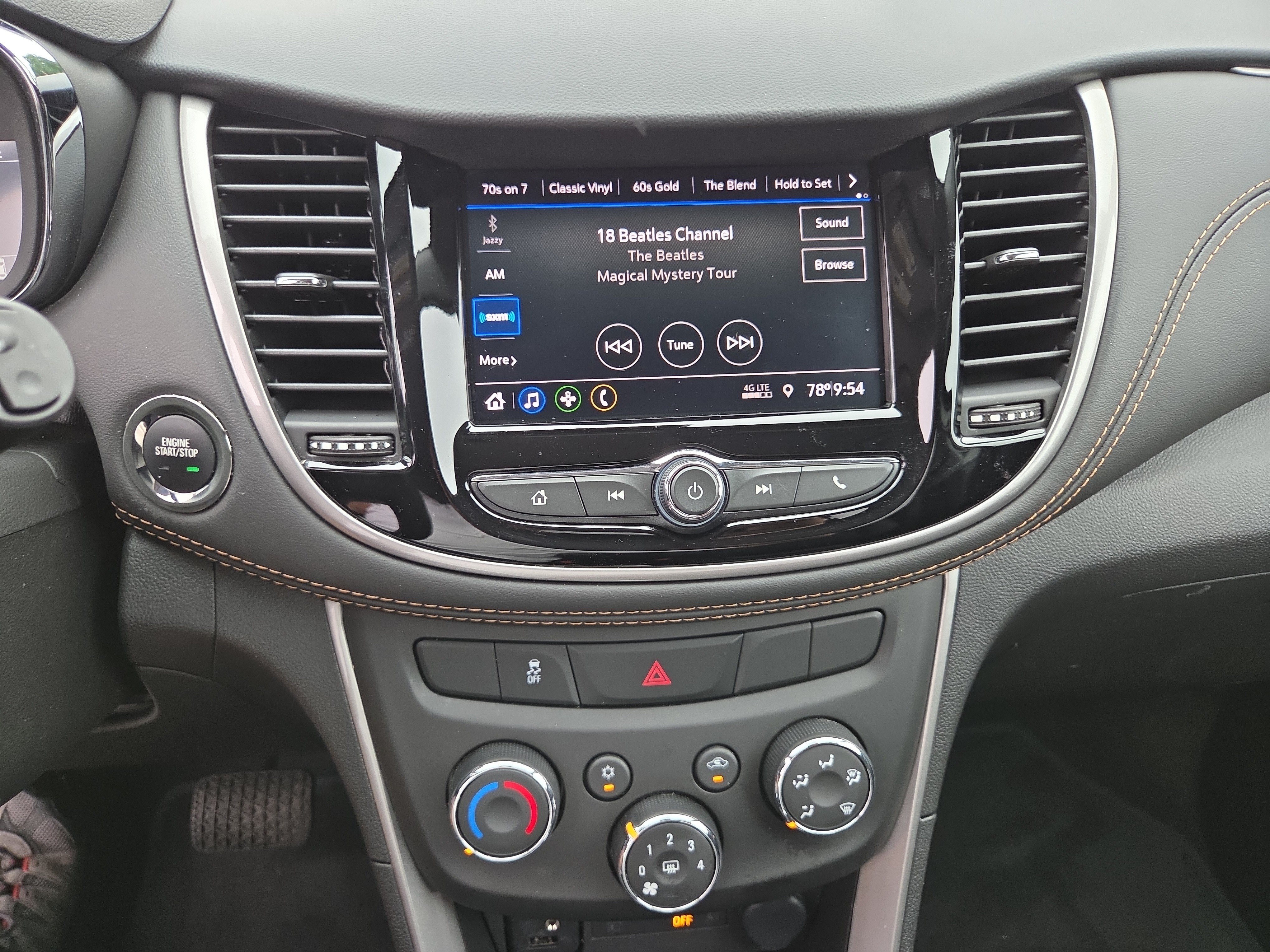 Used 2022 Chevrolet Trax LT w/ Sport Edition FWD image 26