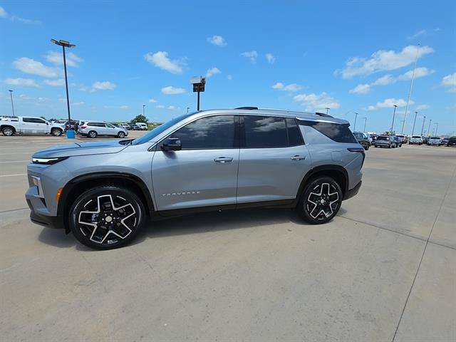 Used 2025 Chevrolet Traverse High Country w/ LPO, Floor Liner Package FWD image 2