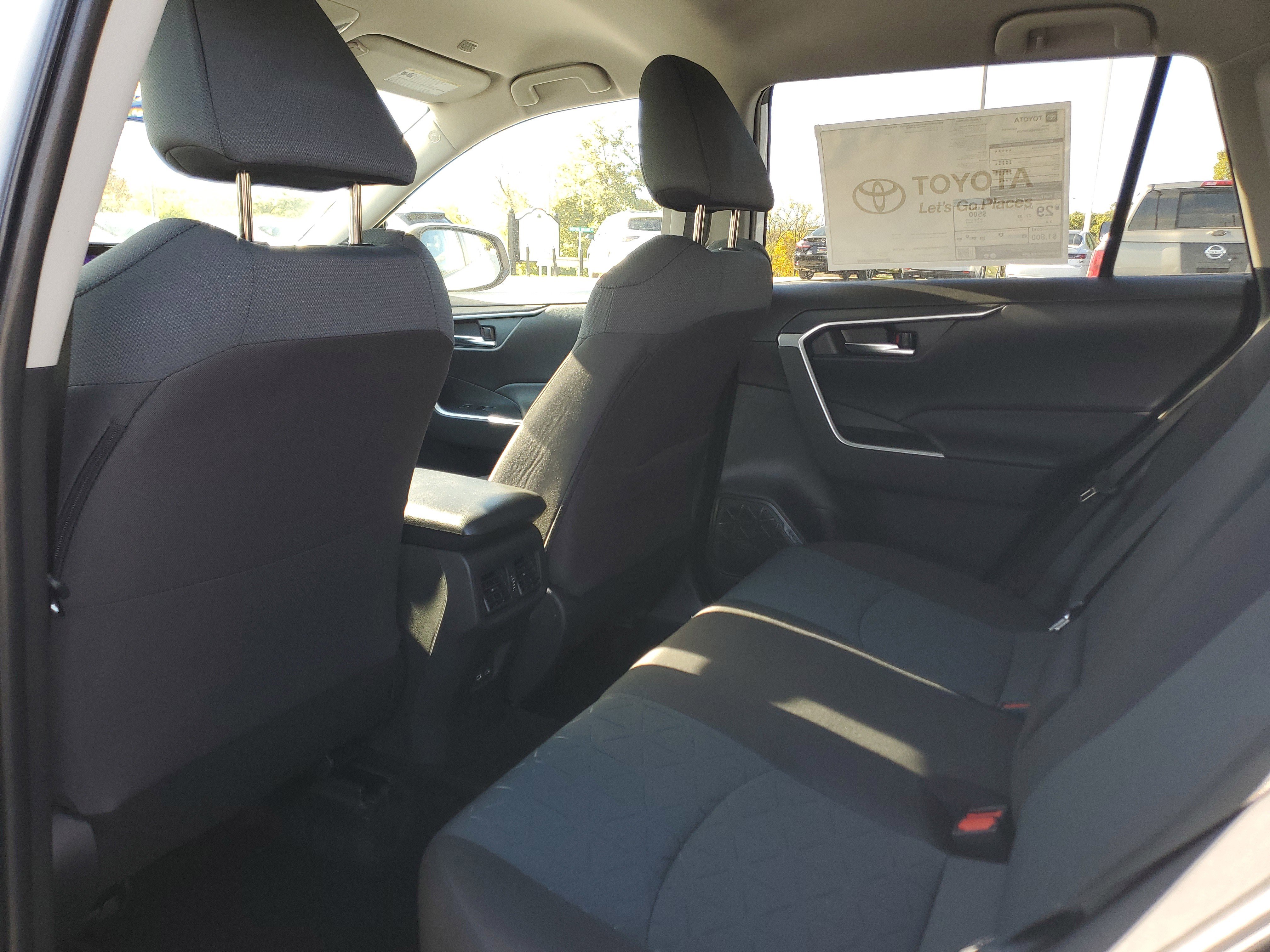 Used 2025 Toyota RAV4 XLE image 12