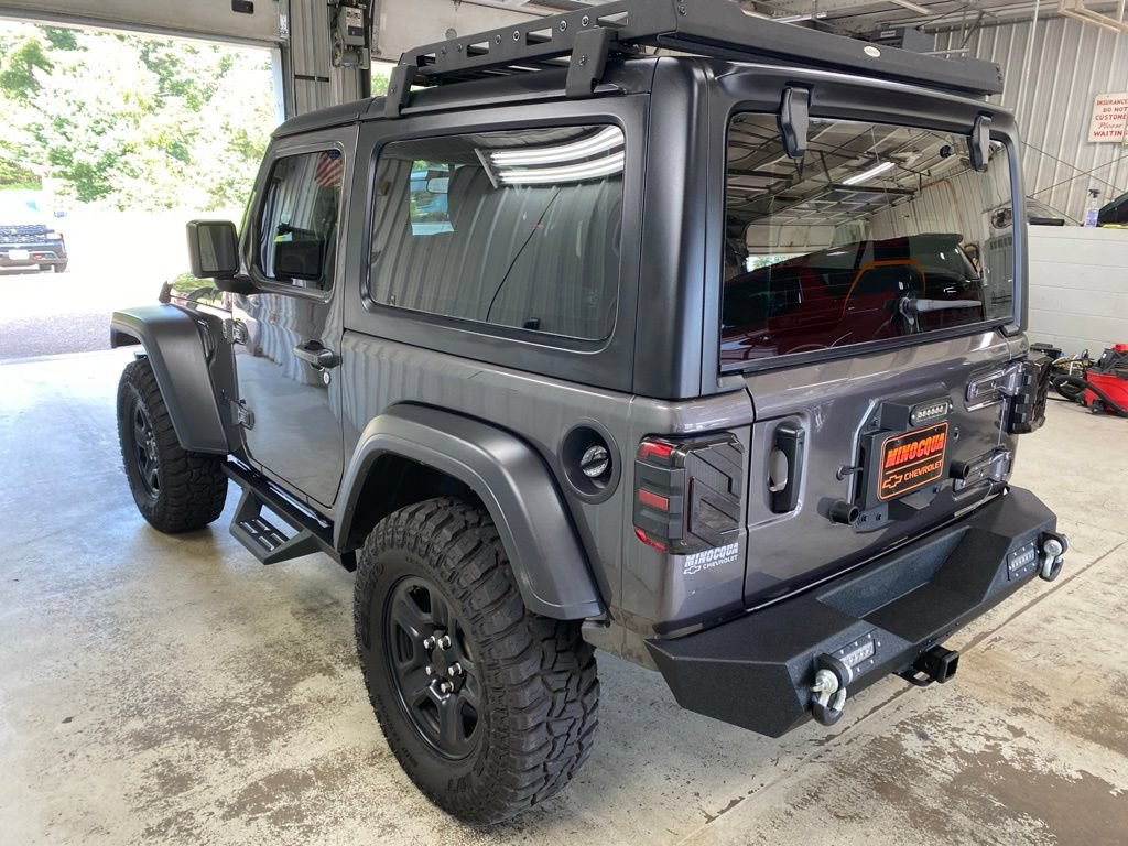 Used 2025 Jeep Wrangler Sport AWD/4WD image 9