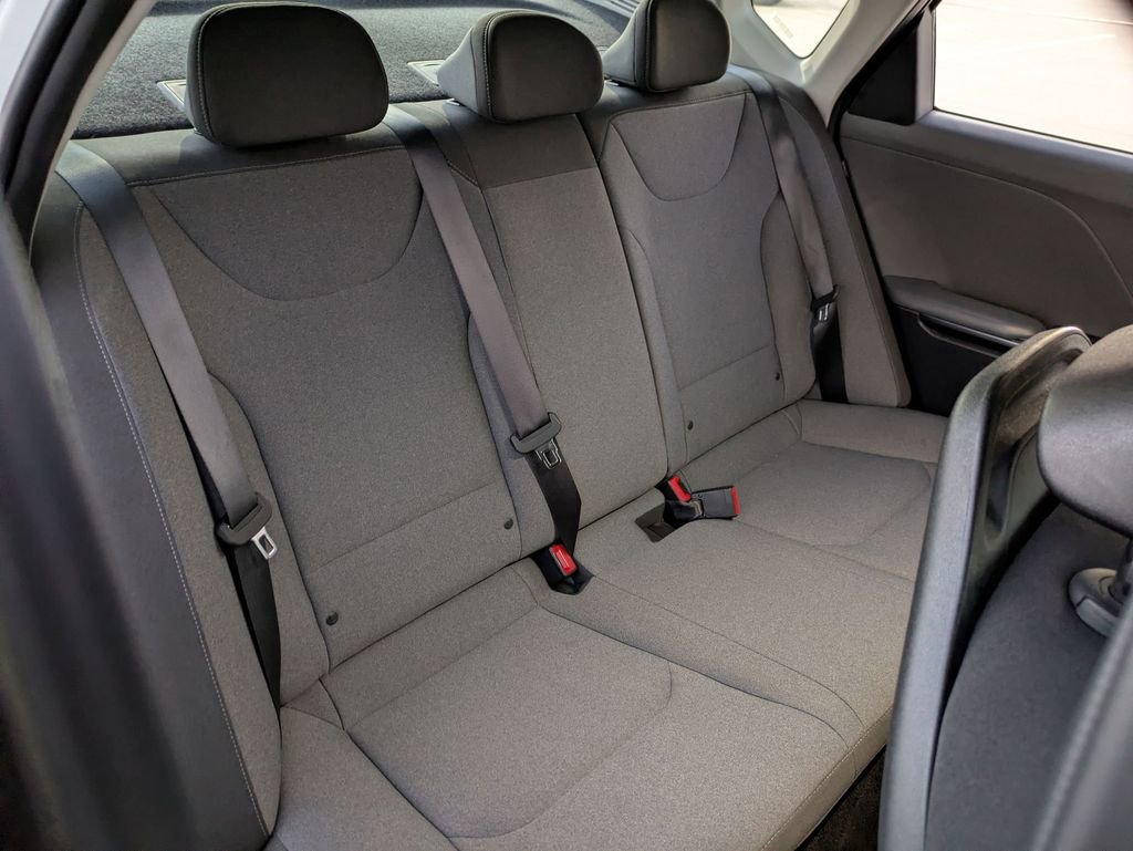 Used 2025 Kia K4 LXS image 27