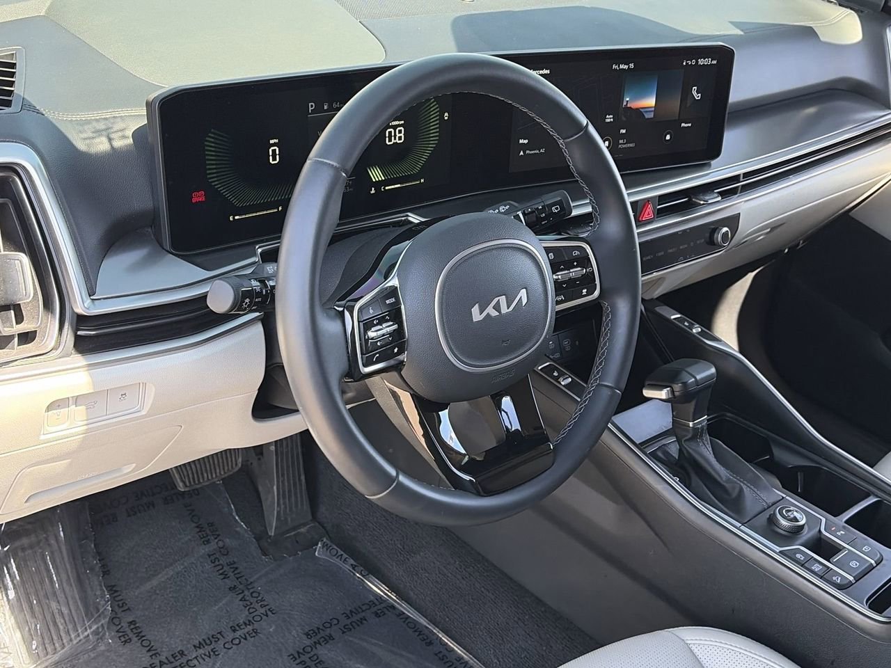 Certified 2025 Kia Sorento EX w/ Panoramic Sunroof Package FWD image 17