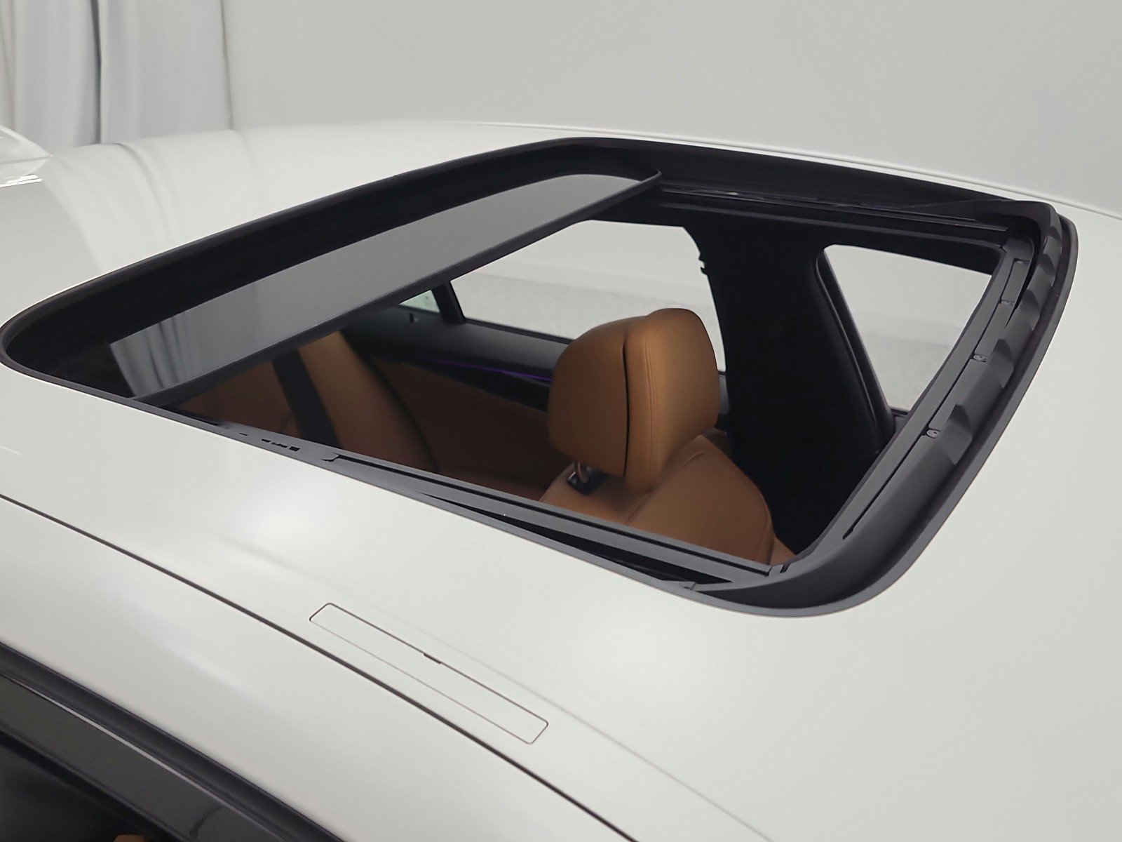 Used 2023 BMW M550i xDrive image 23