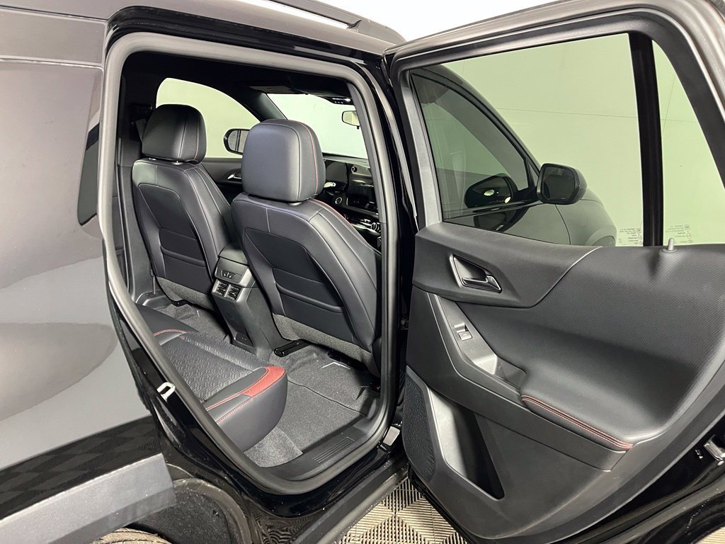 New 2027 Chevrolet Equinox RS w/ Convenience Package III FWD image 10