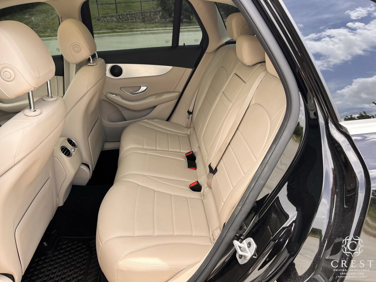 Used 2022 Mercedes-Benz GLC 300 w/ Premium Package Lite image 30
