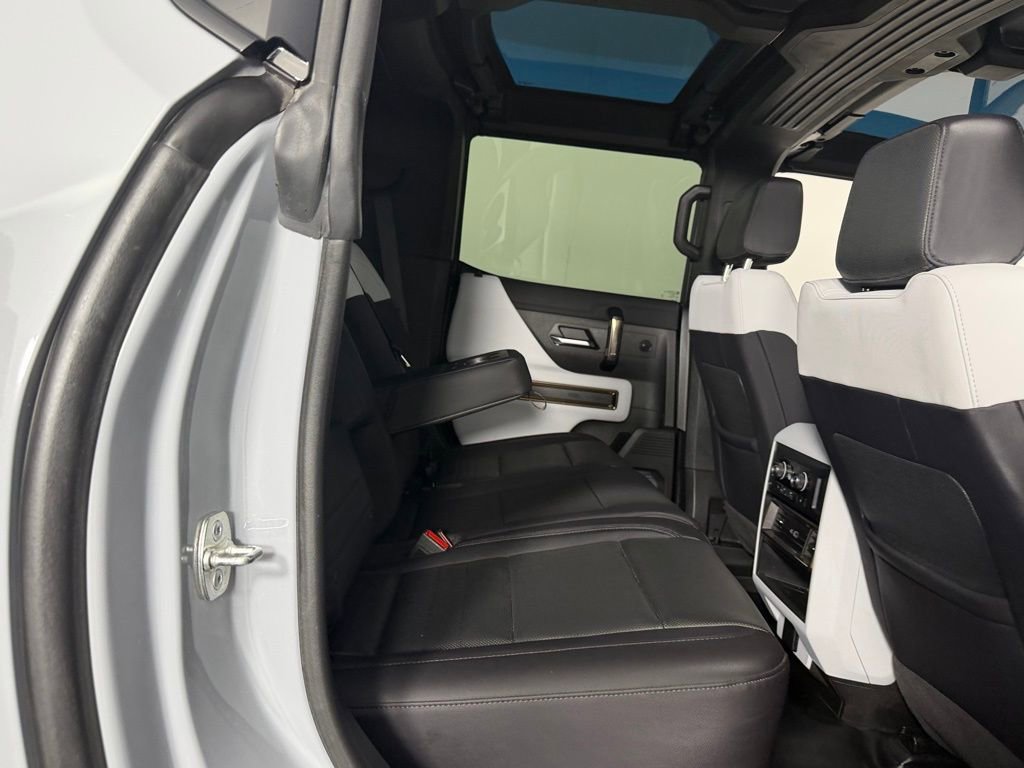 Used 2025 GMC Hummer EV 2X image 29