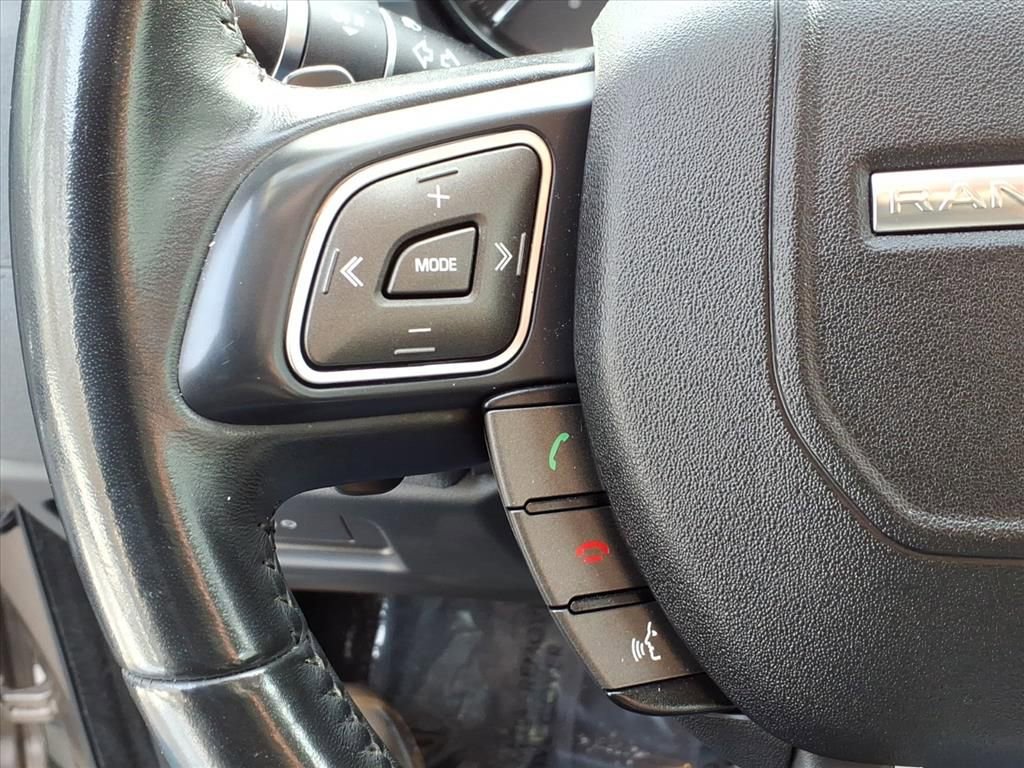 Used 2019 Land Rover Range Rover Evoque SE image 19