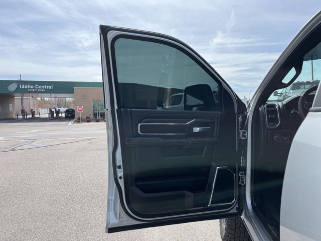 Used 2026 RAM 2500 Laramie AWD/4WD image 25