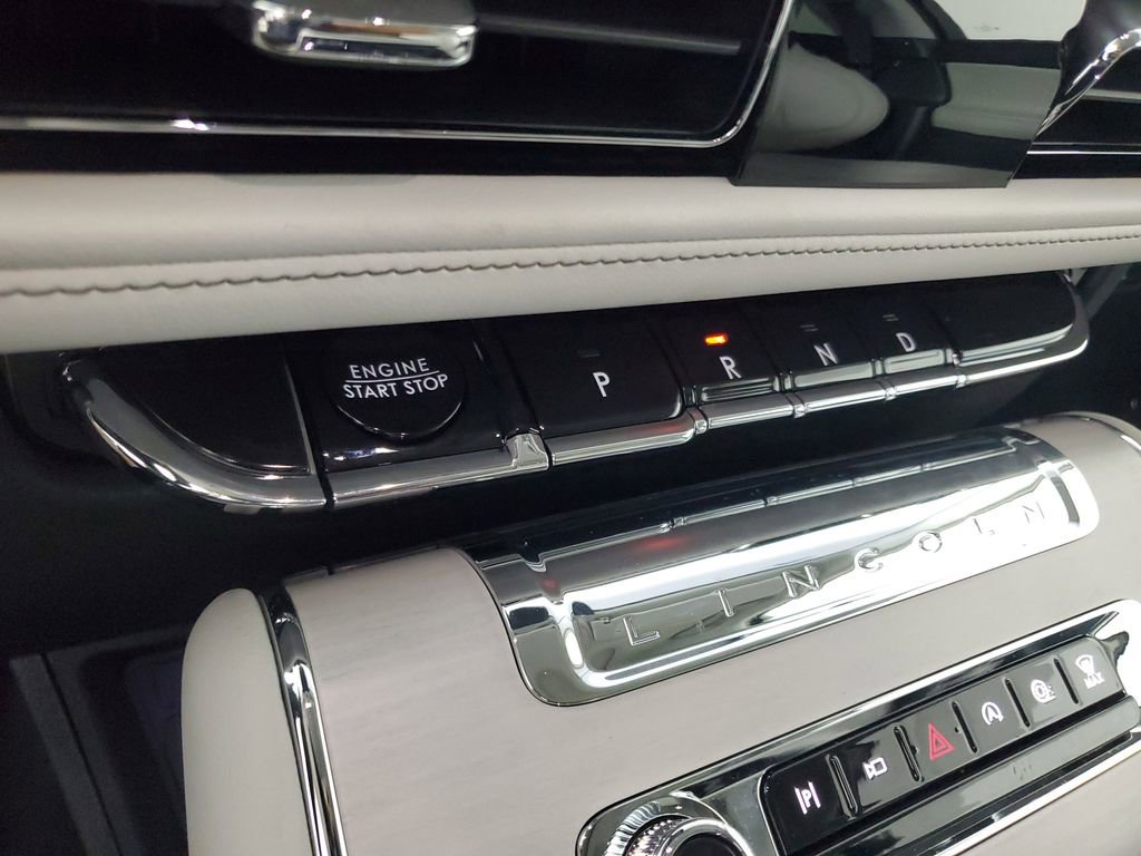 New 2025 Lincoln Aviator Reserve RWD image 30