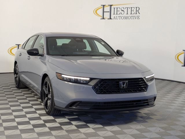 Used 2023 Honda Accord Sport image 2