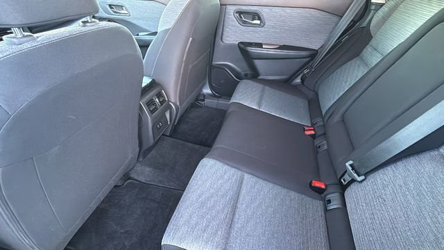 Certified 2023 Nissan Rogue SV image 24