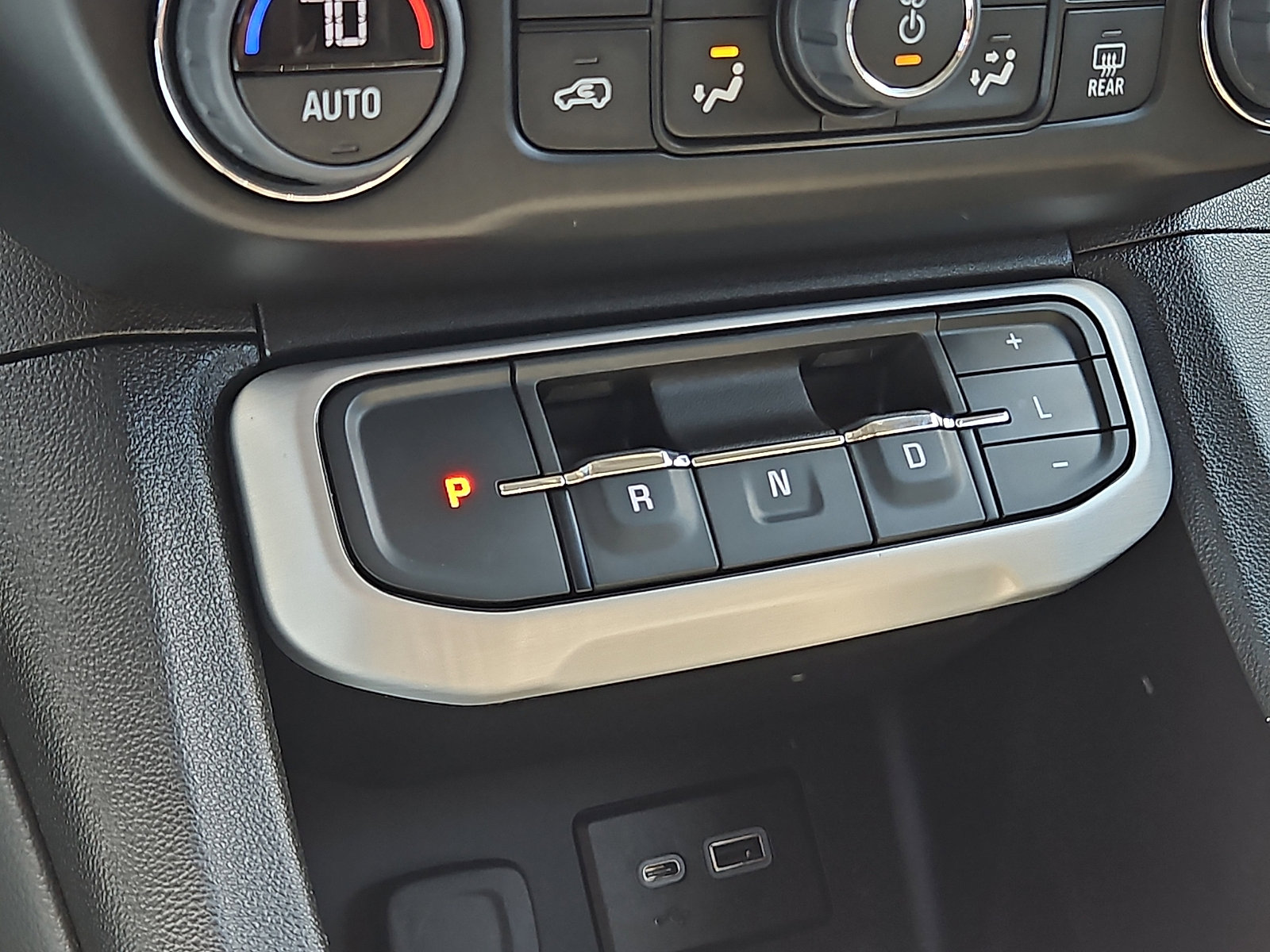 Used 2023 GMC Acadia SLE w/ Driver Convenience Package FWD image 14