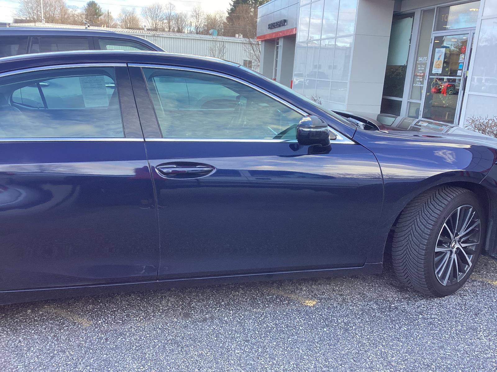 Used 2022 Lexus ES 350 w/ Premium Package image 9