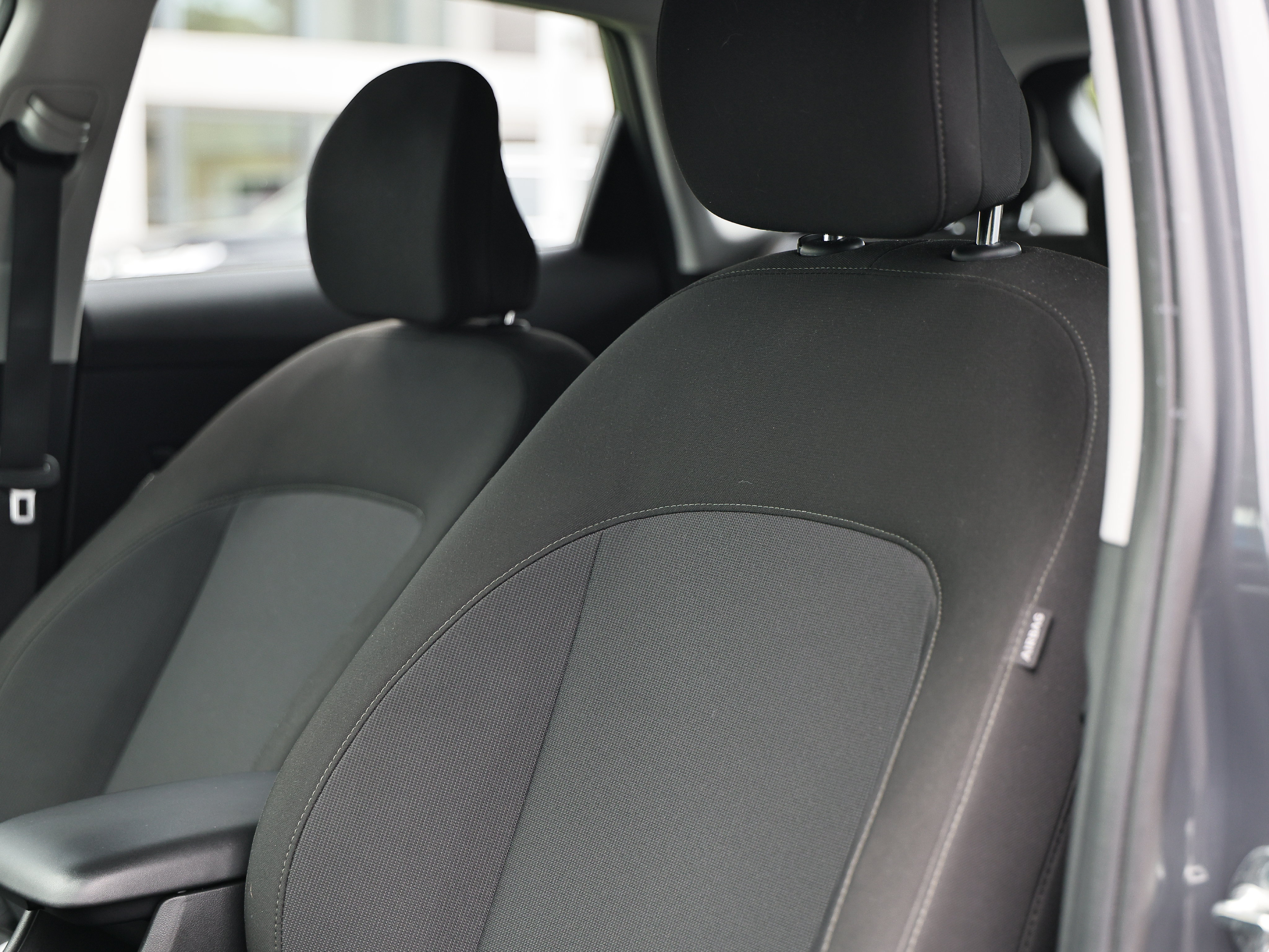 Used 2024 Hyundai Kona SE FWD image 20