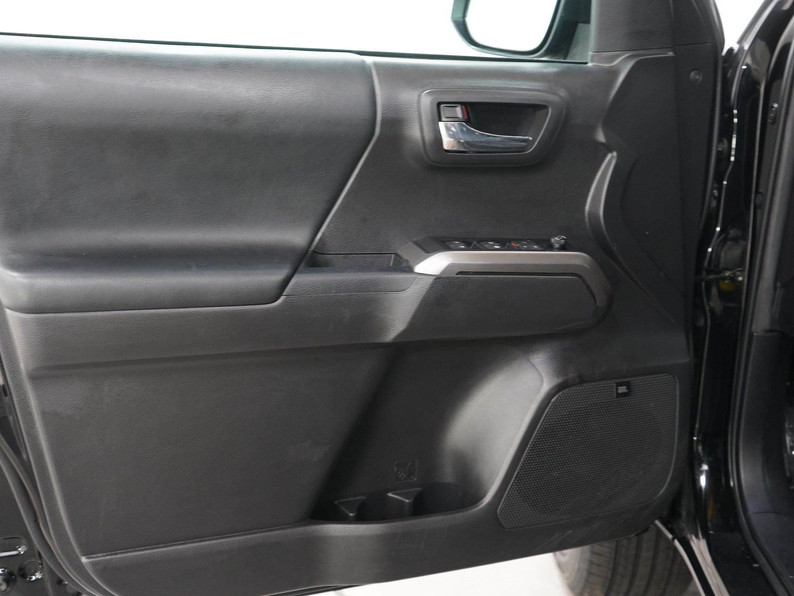 Used 2022 Toyota Tacoma Limited AWD/4WD image 18