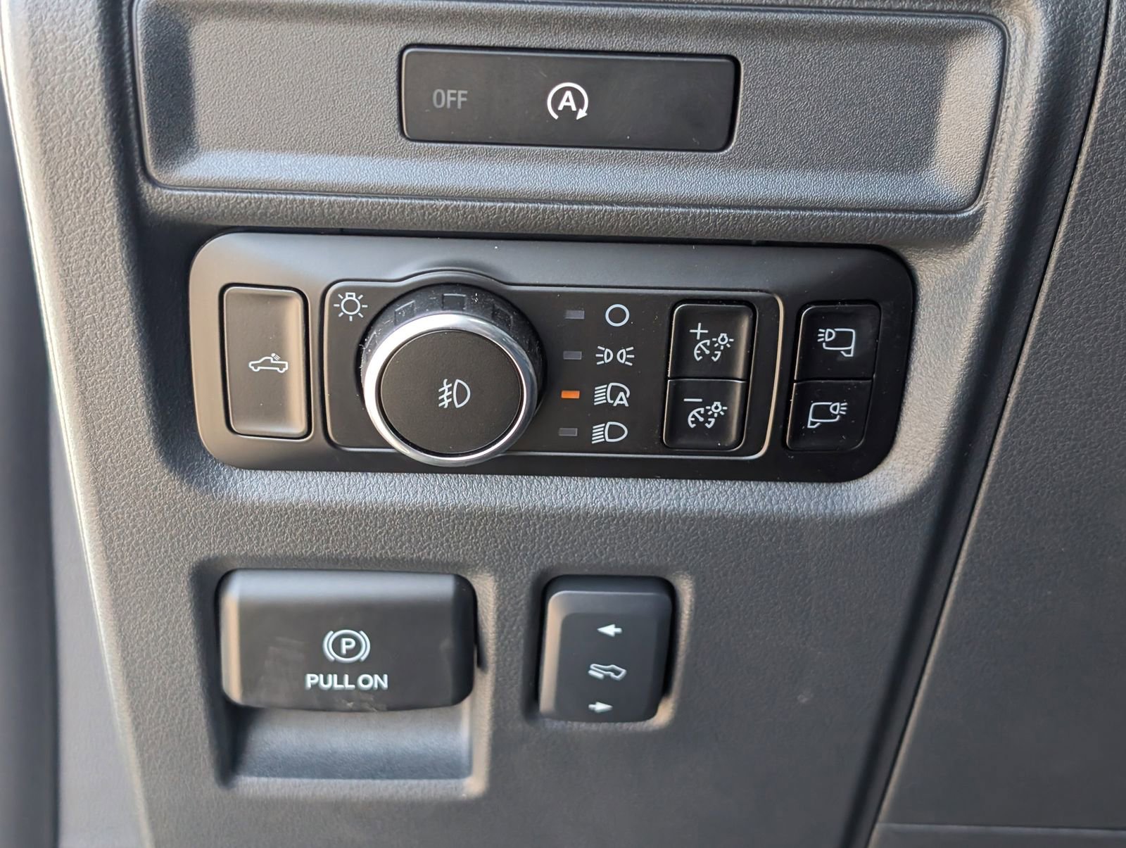 Used 2025 Ford F150 Lariat w/ Equipment Group 502A High image 26