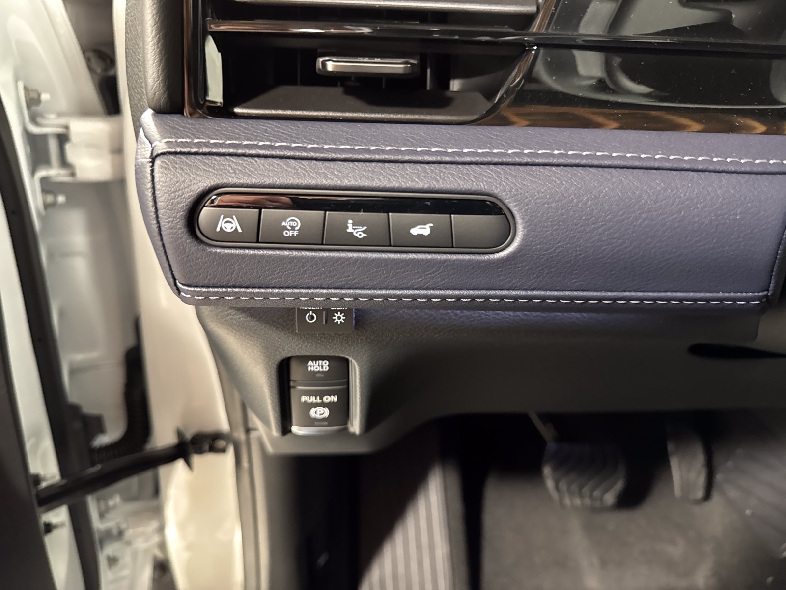 New 2027 INFINITI QX80 Sensory w/ Sport Exterior Package AWD/4WD image 16