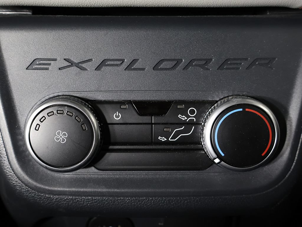 Used 2025 Ford Explorer Active w/ Active Comfort Package AWD/4WD image 52