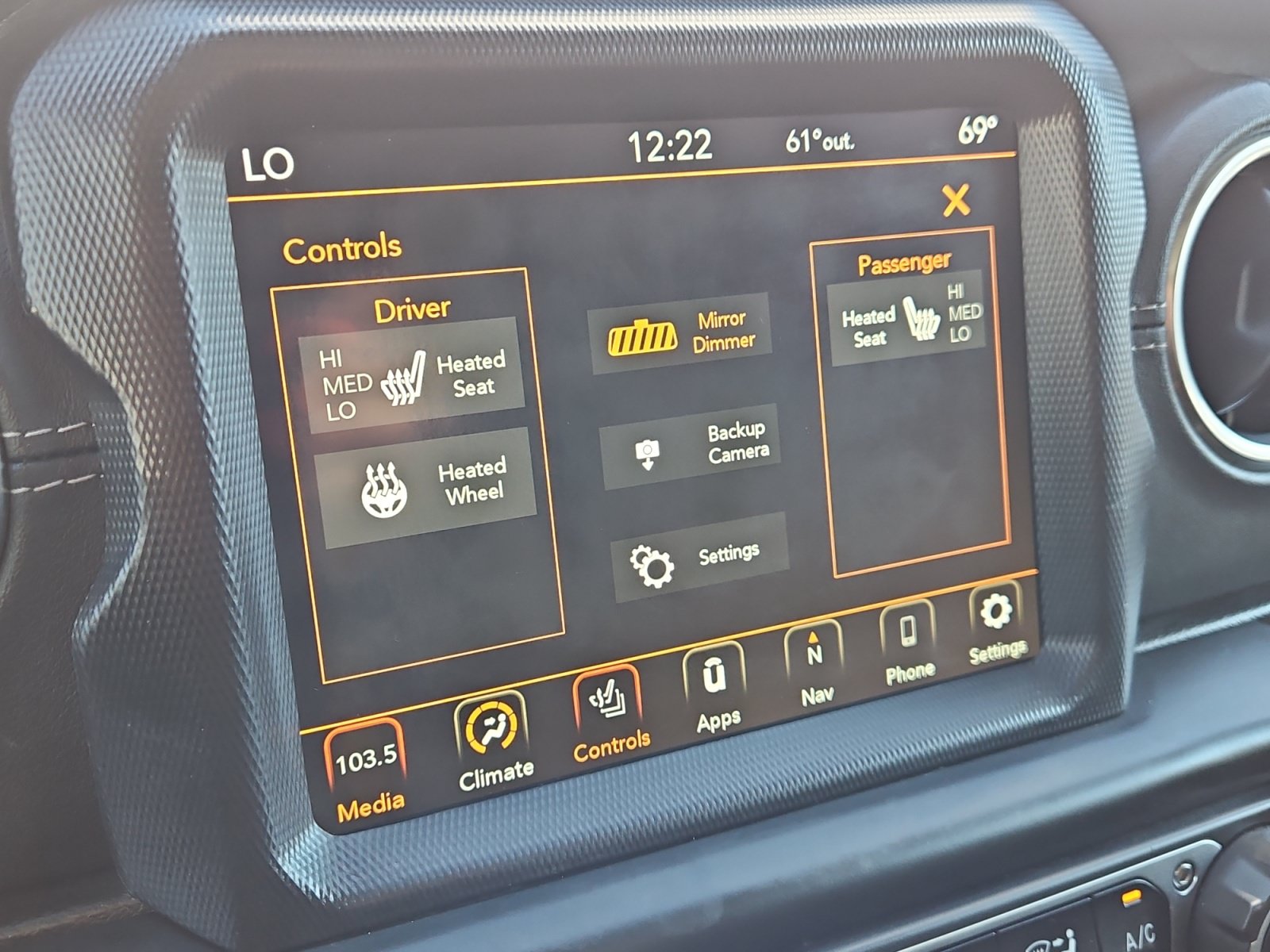 Used 2020 Jeep Wrangler Unlimited Sahara AWD/4WD image 21