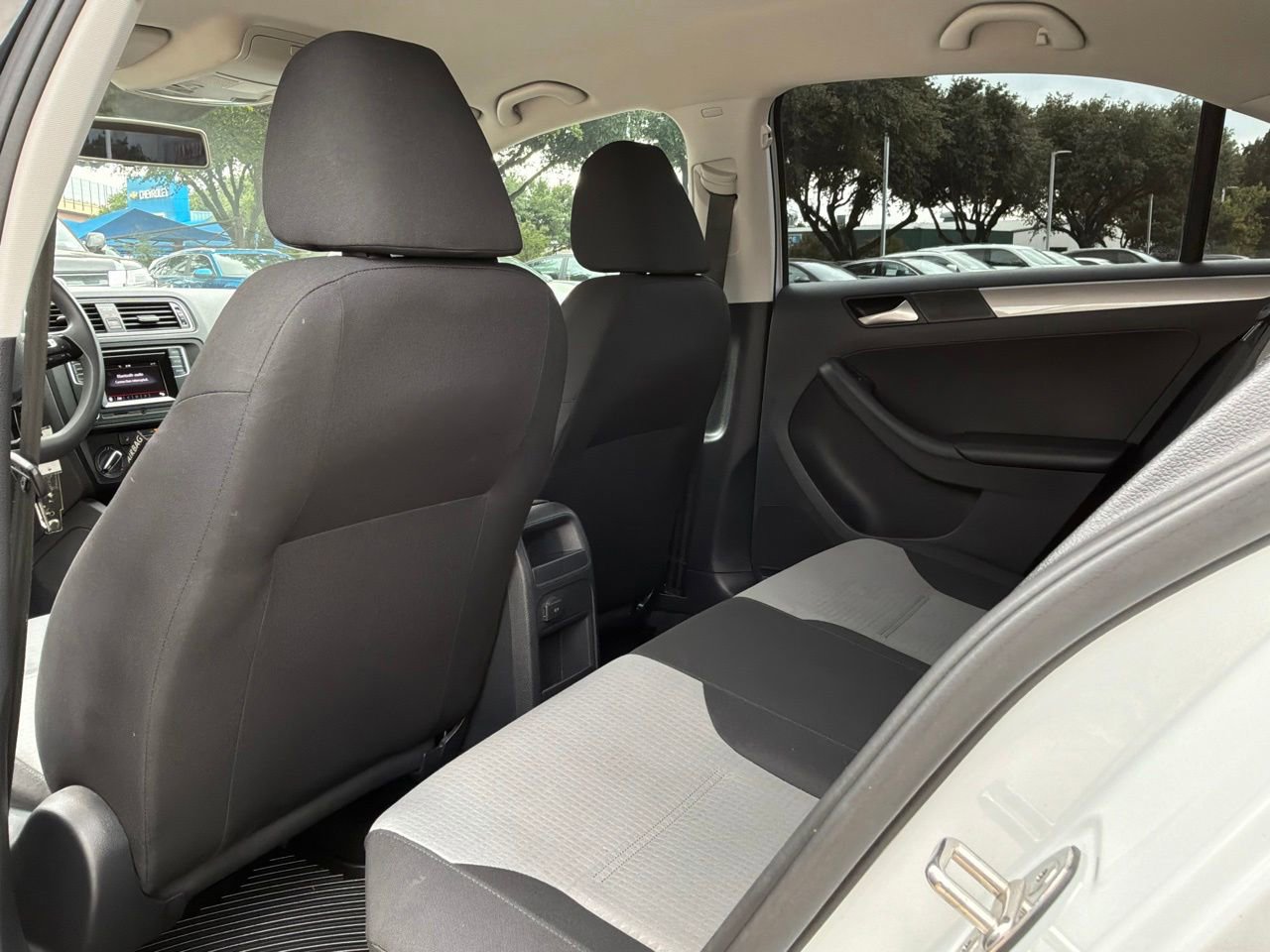 Used 2018 Volkswagen Jetta S FWD image 9