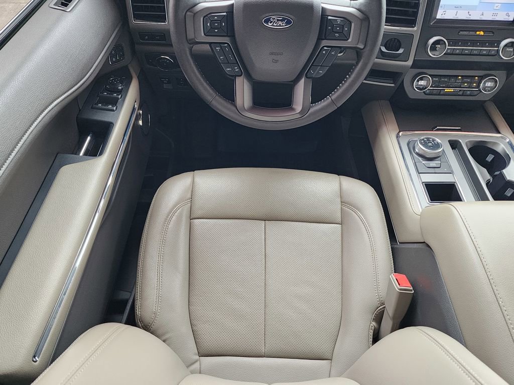 Used 2019 Ford Expedition XLT w/ Equipment Group 202A RWD image 11