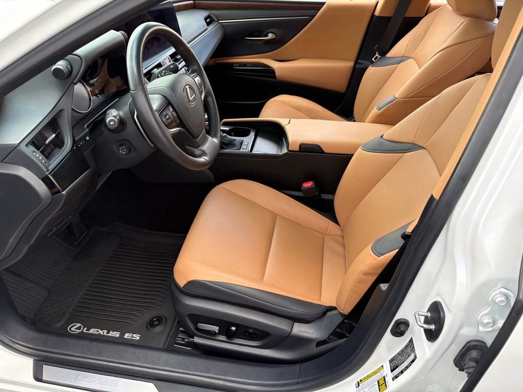 Used 2024 Lexus ES 300h w/ Premium Package FWD image 7