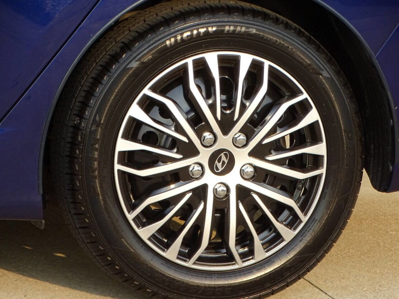 Used 2013 Hyundai Elantra GLS FWD image 74