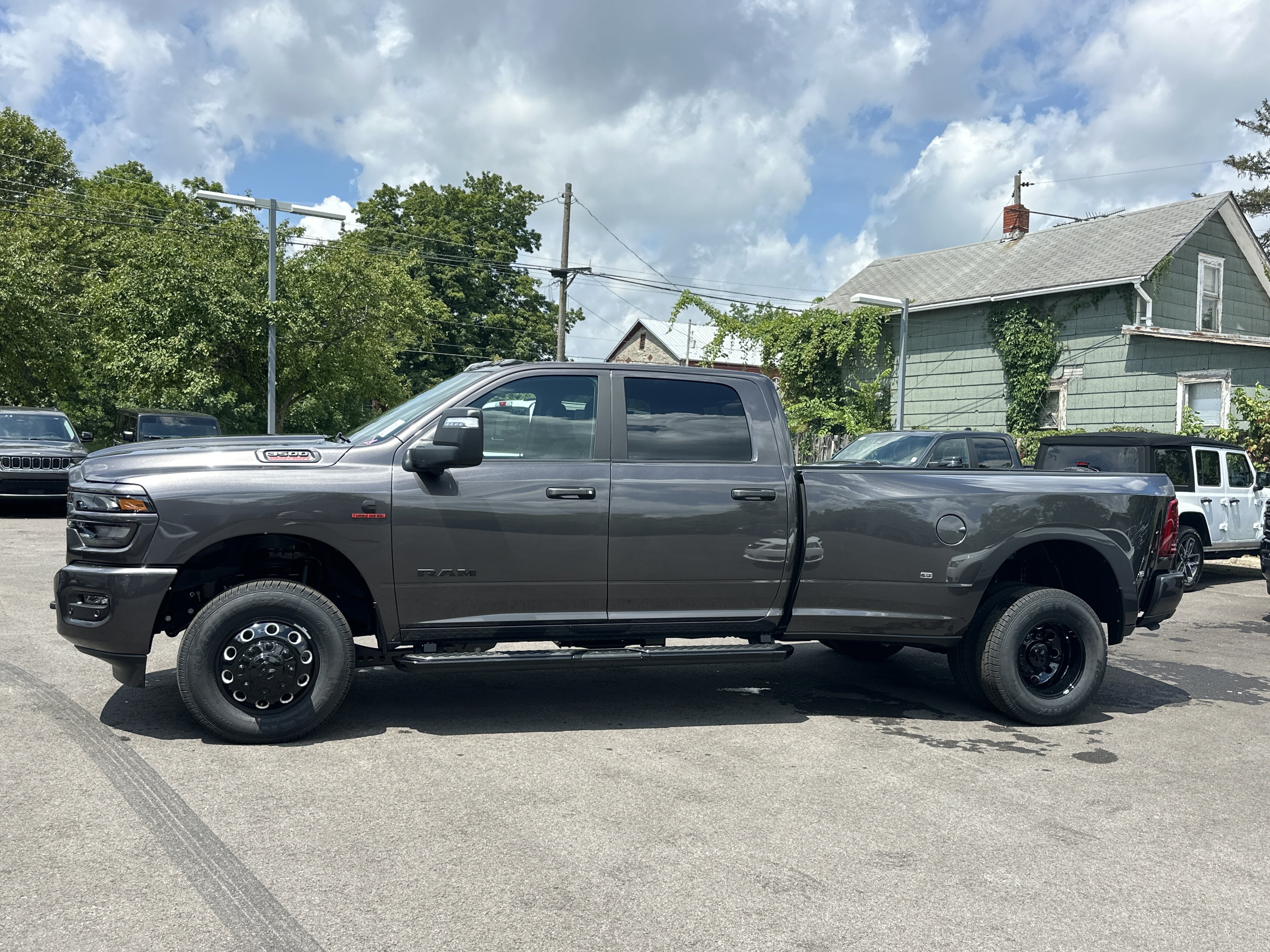 New 2026 RAM 3500 Big Horn AWD/4WD image 25