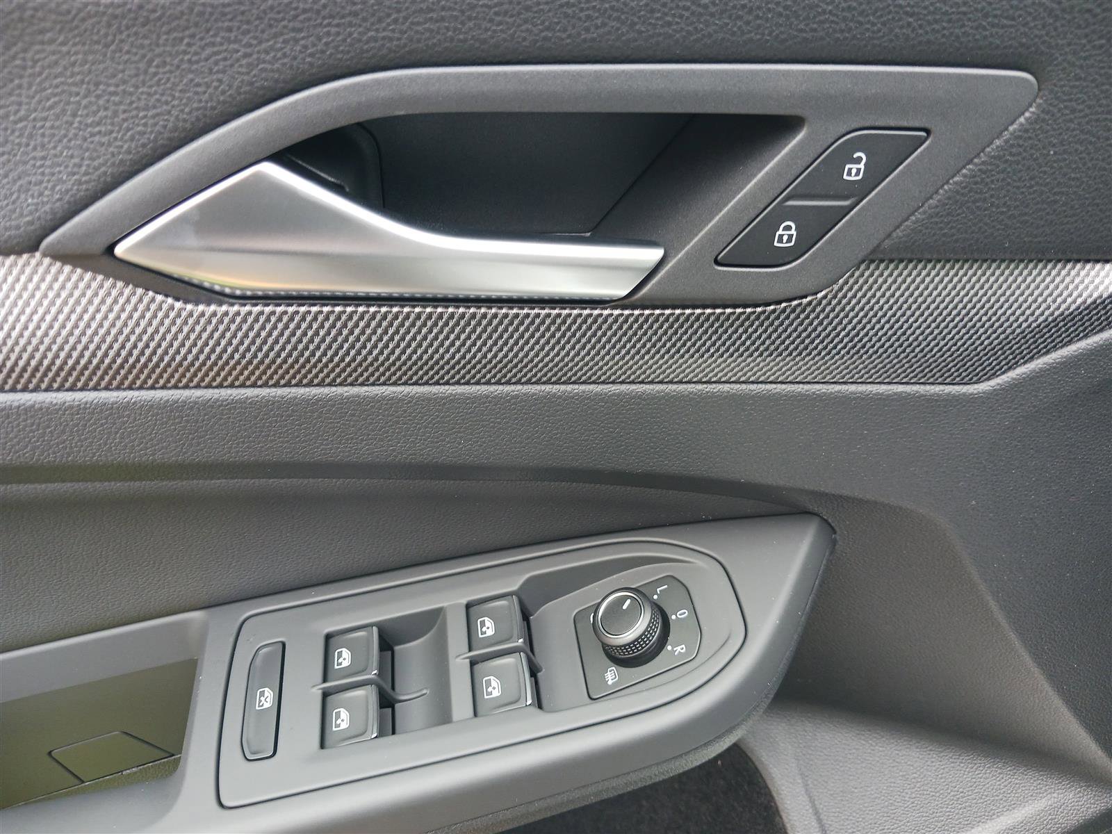 New 2025 Volkswagen GTI SE image 15