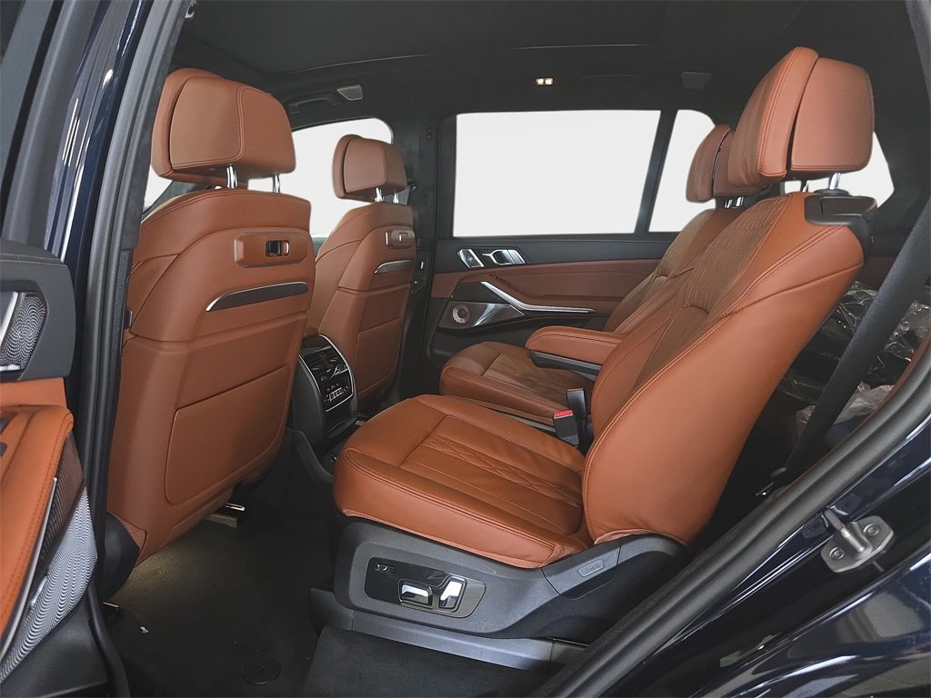 New 2026 BMW X7 M60i image 8