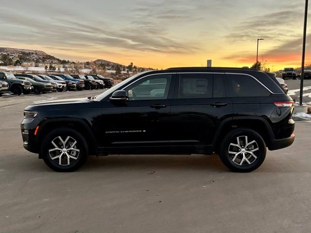 Certified 2025 Jeep Grand Cherokee Limited w/ Luxury Tech Group II image 7