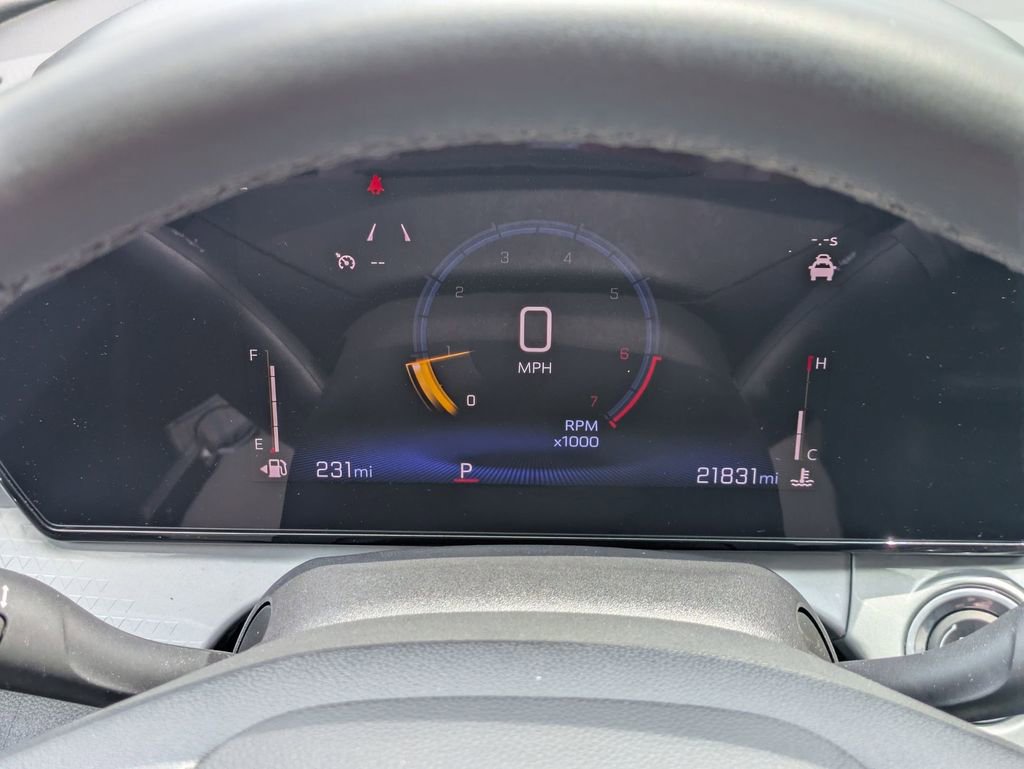 Used 2025 Chevrolet Trax LT w/ LT Convenience Package FWD image 16