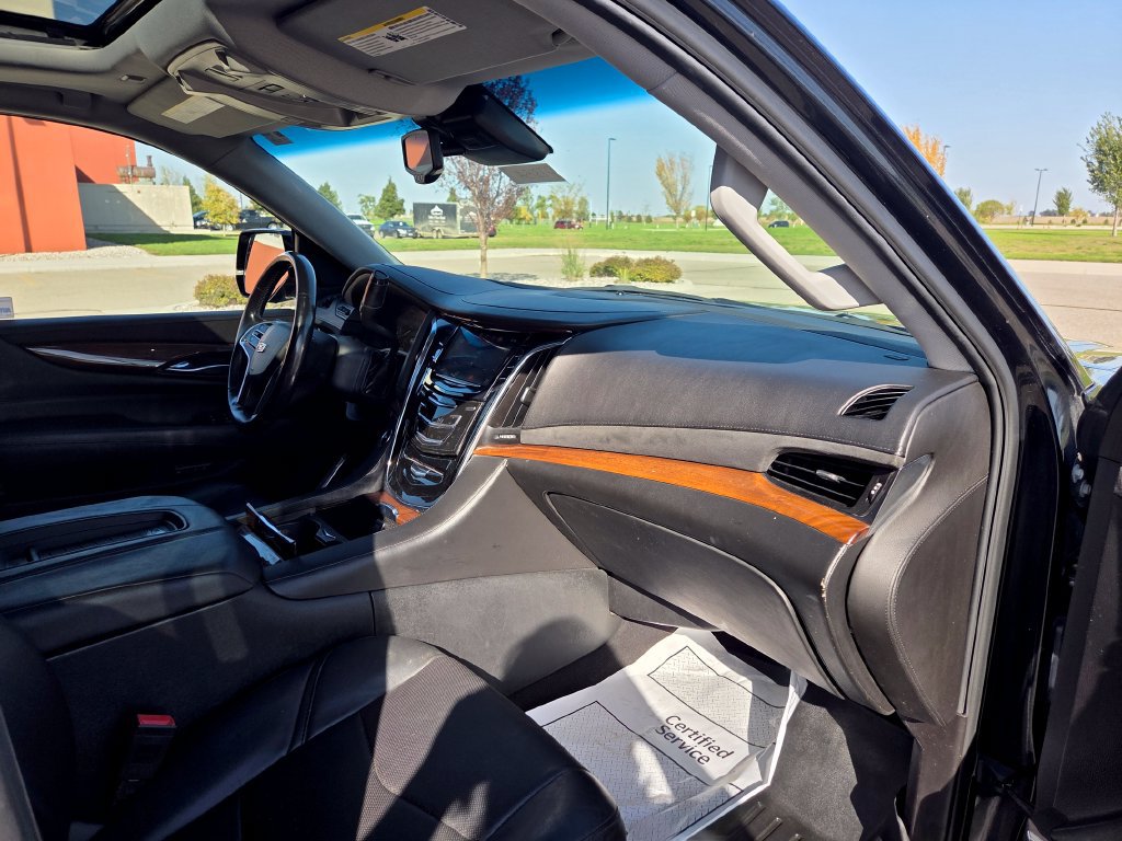 Used 2015 Cadillac Escalade ESV Luxury AWD/4WD image 28