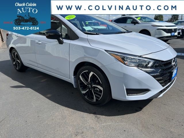 New 2025 Nissan Versa SR w/ Trunk Package image 5