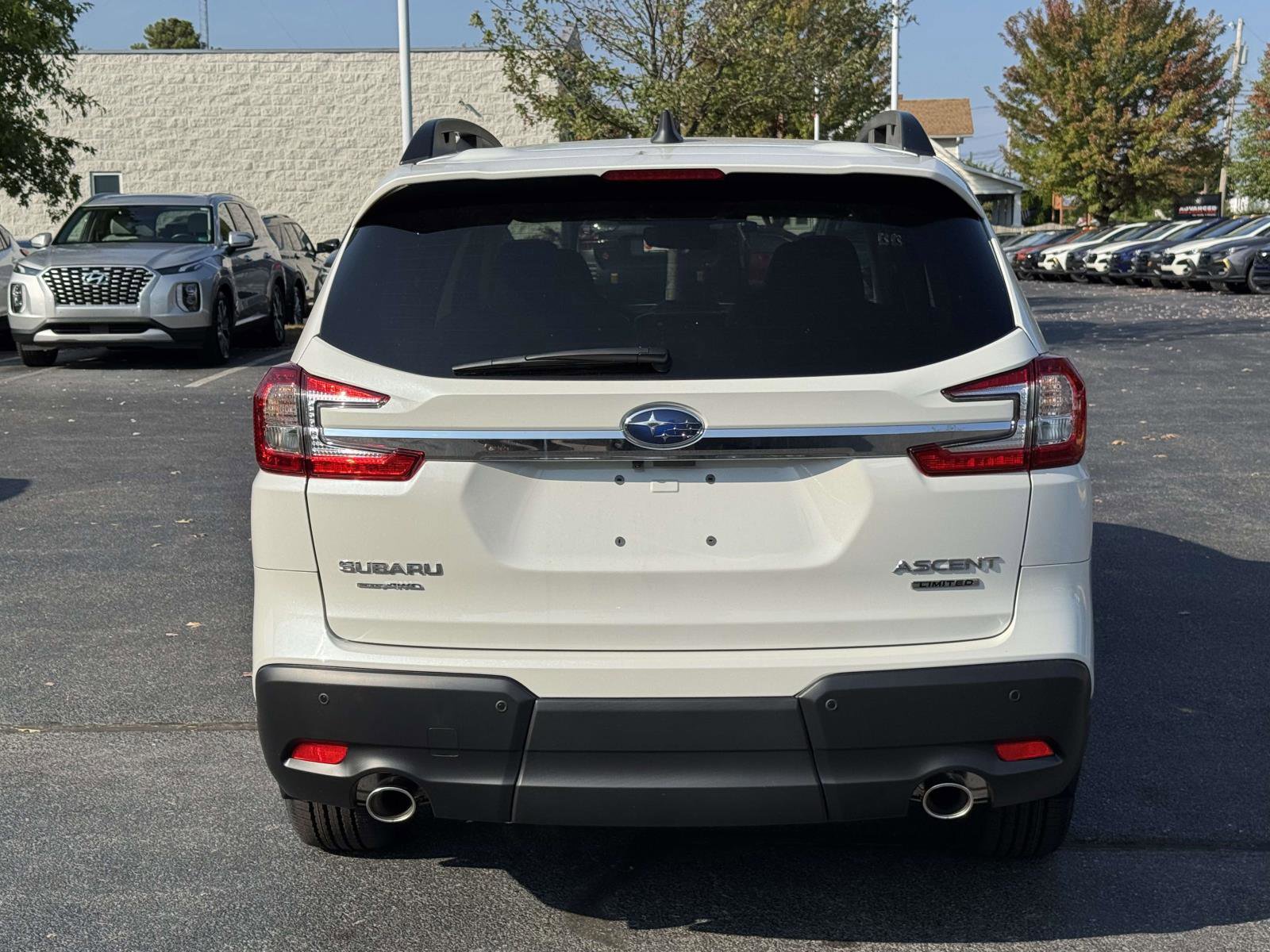 New 2025 Subaru Ascent Limited image 3