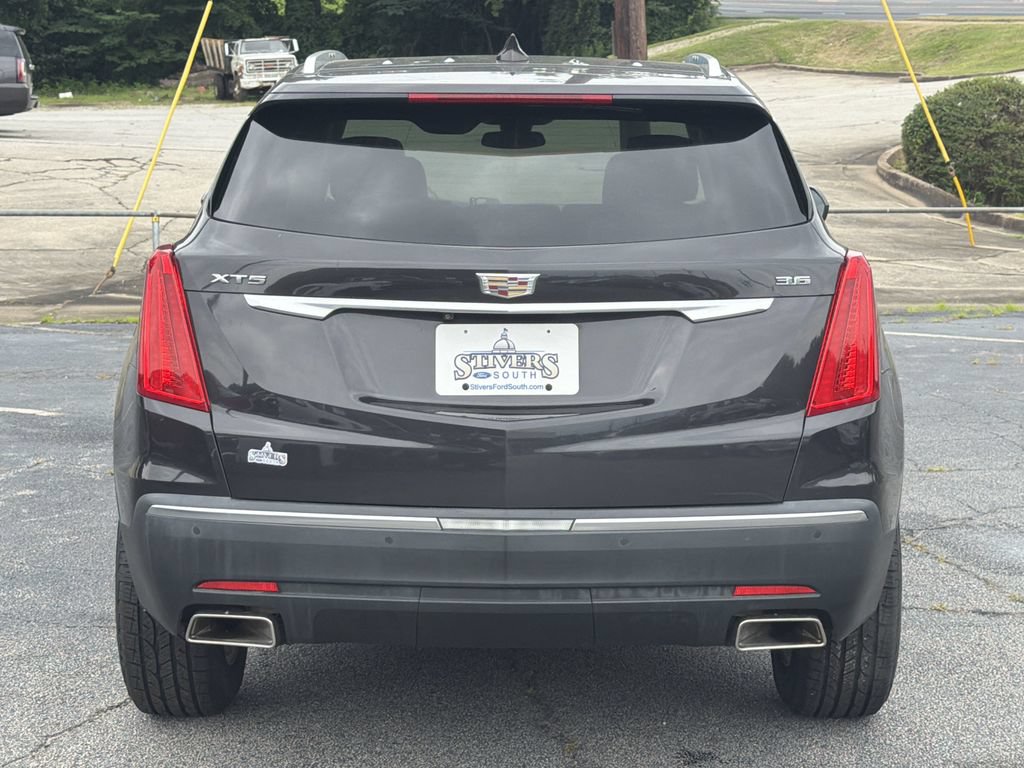 Used 2017 Cadillac XT5 Luxury w/ Driver Awareness Package FWD image 6