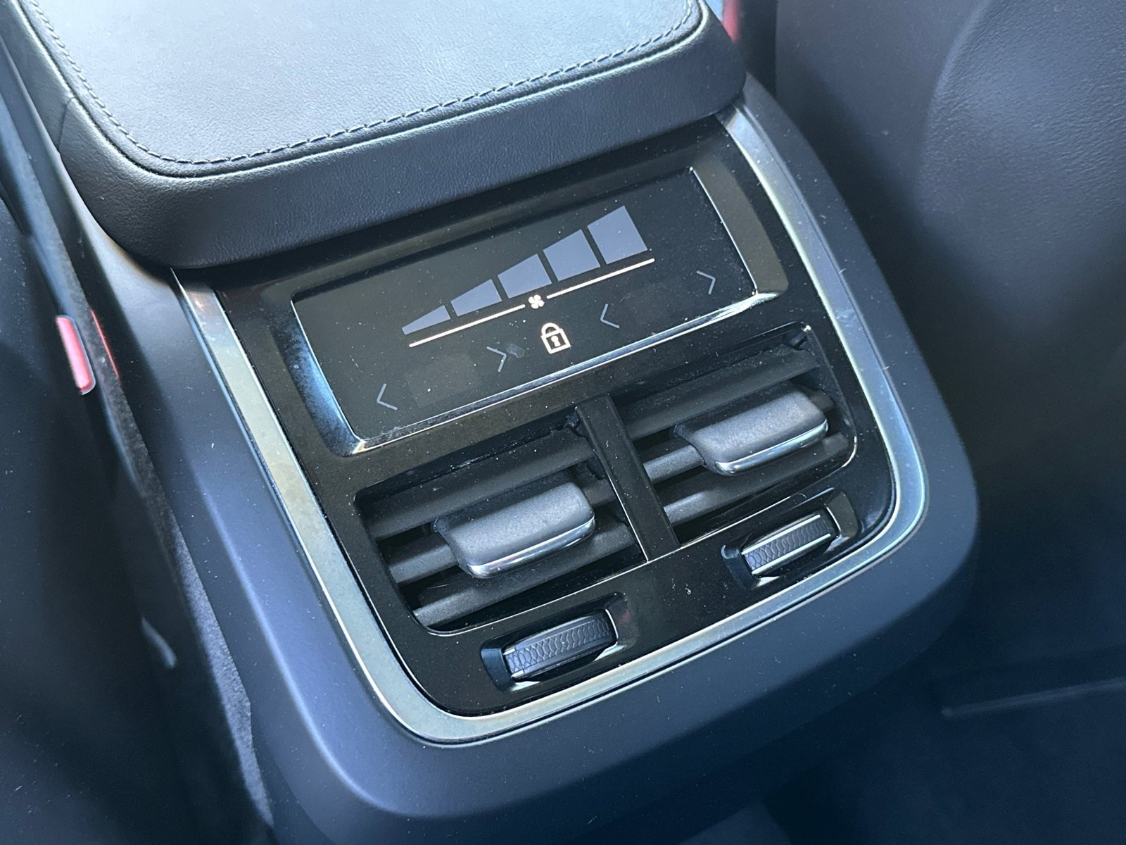 Used 2022 Volvo XC90 T6 Inscription image 24